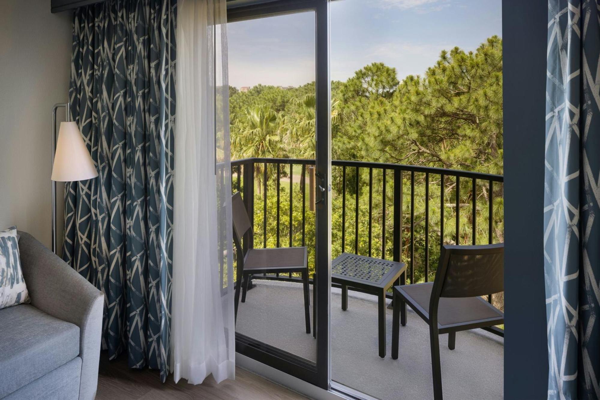Courtyard By Marriott Sandestin At Grand Boulevard Мирамар-Бич Экстерьер фото